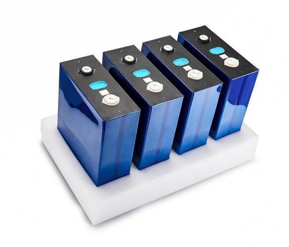 باتری های پرماستیک با سرعت تخلیه بالا EV 3.2V 100Ah Lifepo4 باتری سلولی 120Ah 2